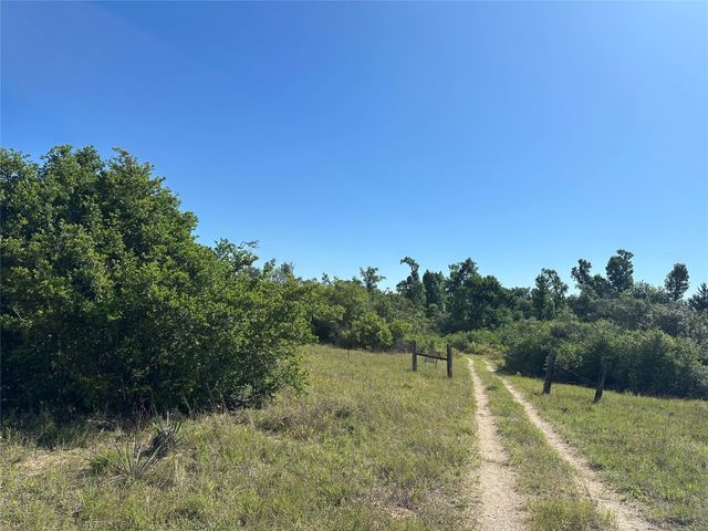 32AC Cr 363, Buffalo, TX 75831