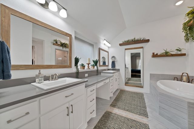 2012 Roundtree Circle E, Fort Worth, TX 76008