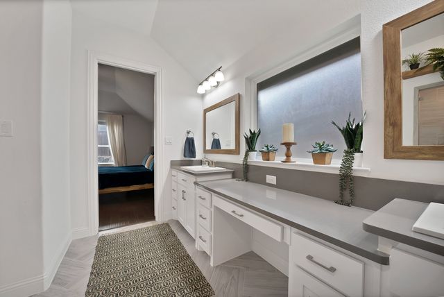 2012 Roundtree Circle E, Fort Worth, TX 76008