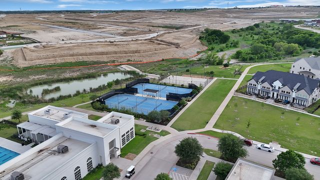 2012 Roundtree Circle E, Fort Worth, TX 76008