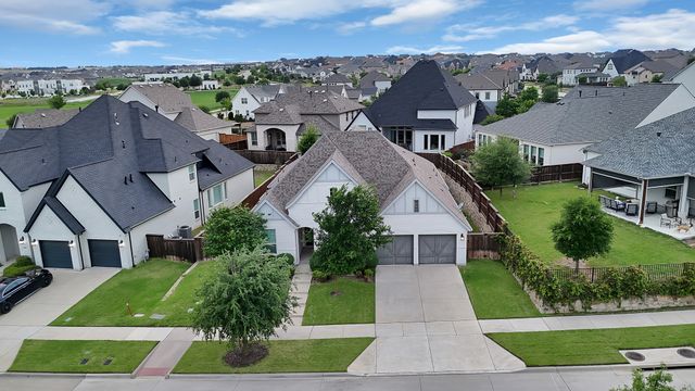 2012 Roundtree Circle E, Fort Worth, TX 76008