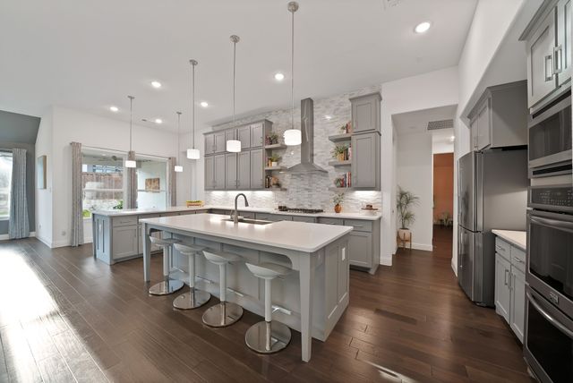 2012 Roundtree Circle E, Fort Worth, TX 76008