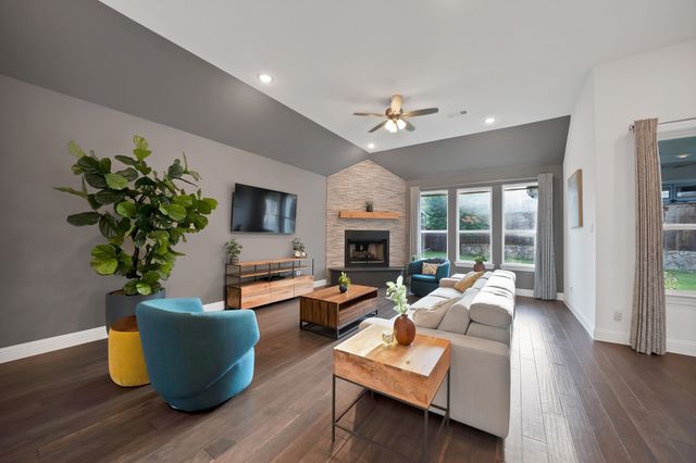 2012 Roundtree Circle E, Fort Worth, TX 76008