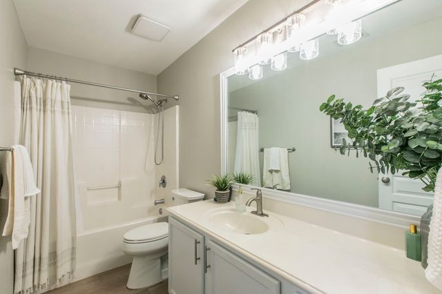 1630 Hillside Drive, Waxahachie, TX 75165