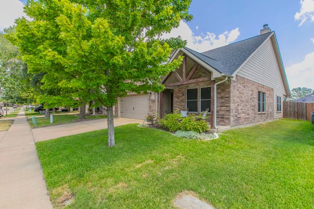 1630 Hillside Drive, Waxahachie, TX 75165