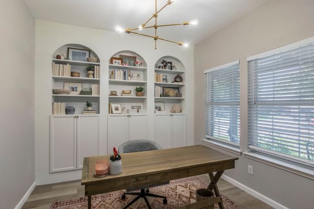 1630 Hillside Drive, Waxahachie, TX 75165