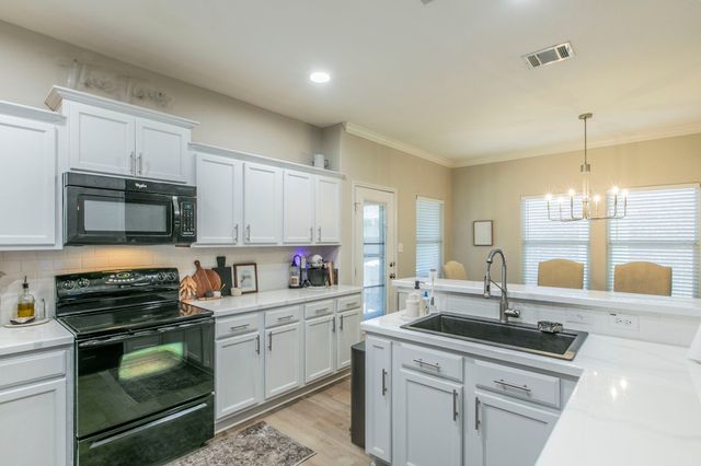 1630 Hillside Drive, Waxahachie, TX 75165