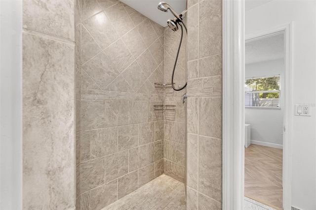 6841 13TH STREET N, St Petersburg, FL 33702