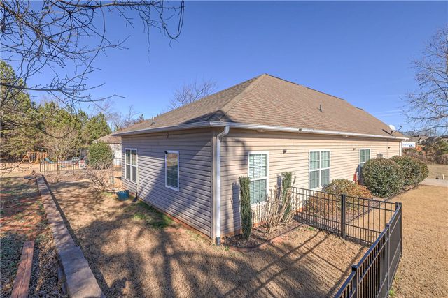 129 Shadowood Court, Seneca, SC 29678