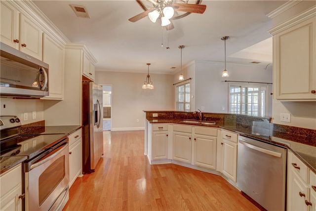 129 Shadowood Court, Seneca, SC 29678