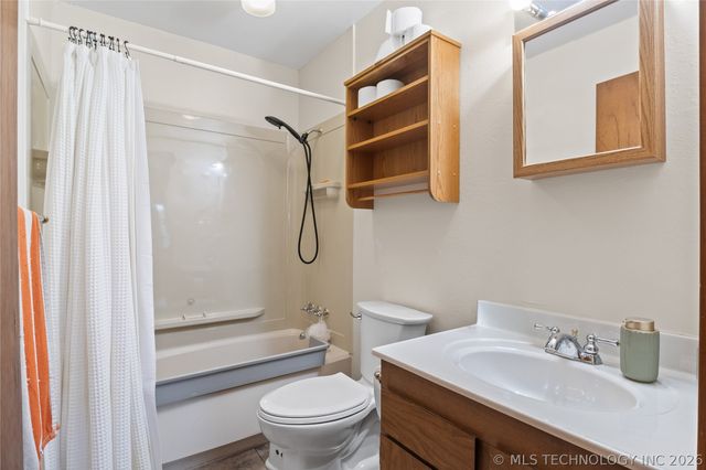 317 County Road 3022 Road, Bartlesville, OK 74003
