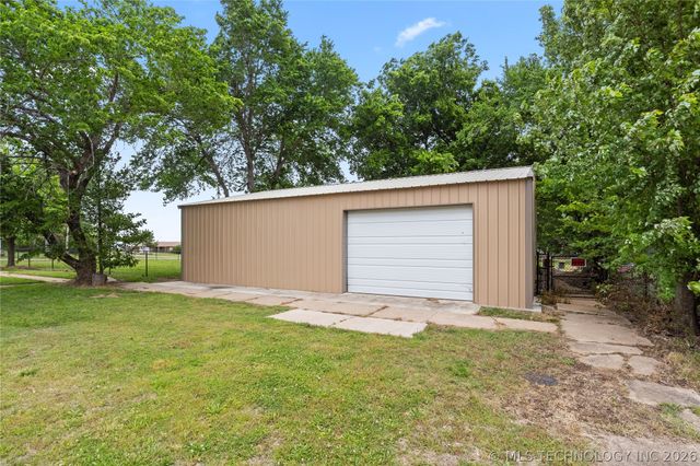 317 County Road 3022 Road, Bartlesville, OK 74003