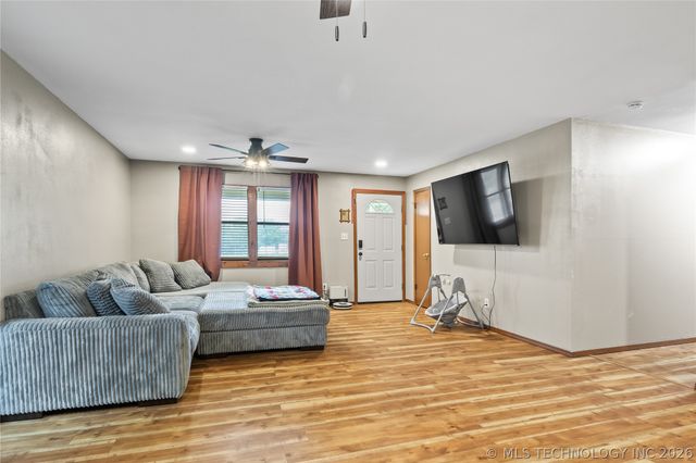 317 County Road 3022 Road, Bartlesville, OK 74003