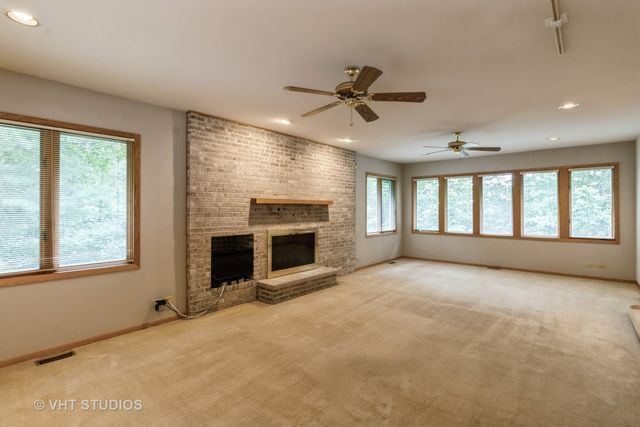 36W275 Oak Hill Drive, Dundee, IL 60118