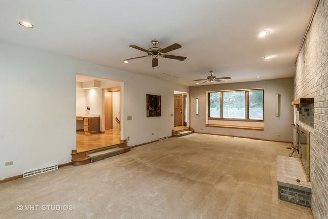36W275 Oak Hill Drive, Dundee, IL 60118
