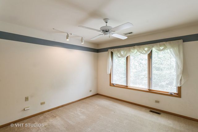 36W275 Oak Hill Drive, Dundee, IL 60118