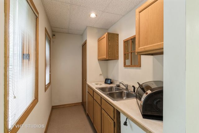36W275 Oak Hill Drive, Dundee, IL 60118