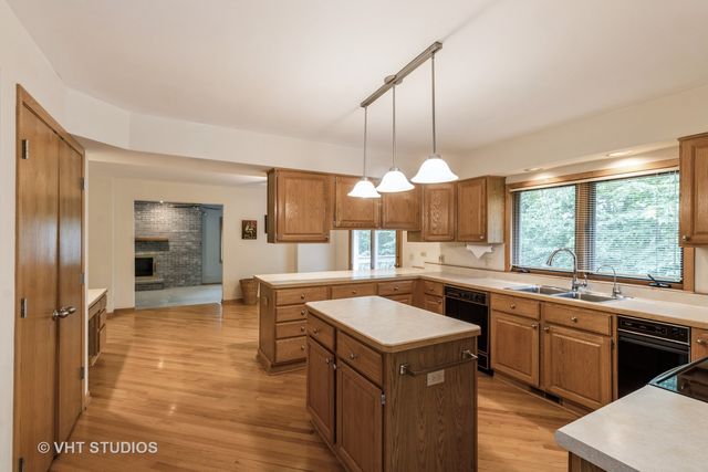 36W275 Oak Hill Drive, Dundee, IL 60118