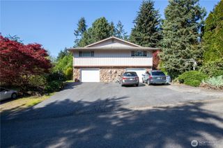 8015 8013 Sunset Terrace W, Tacoma, WA 98466