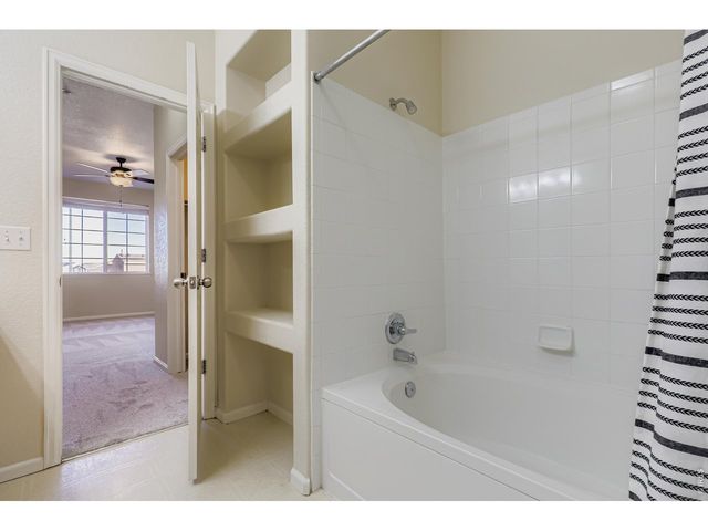 5255 Memphis St 7-717, Denver, CO 80239