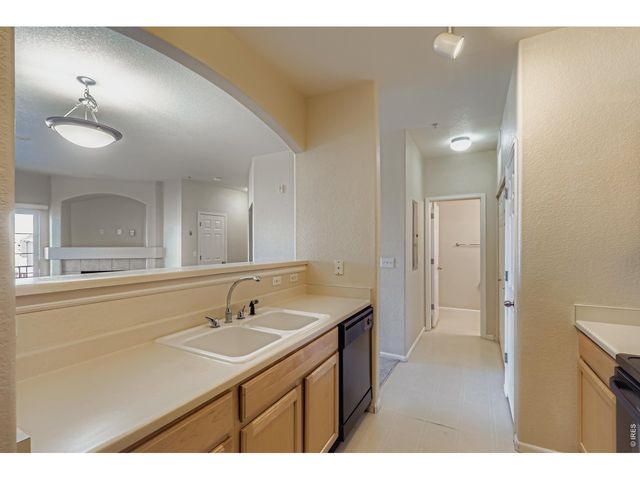 5255 Memphis St 7-717, Denver, CO 80239