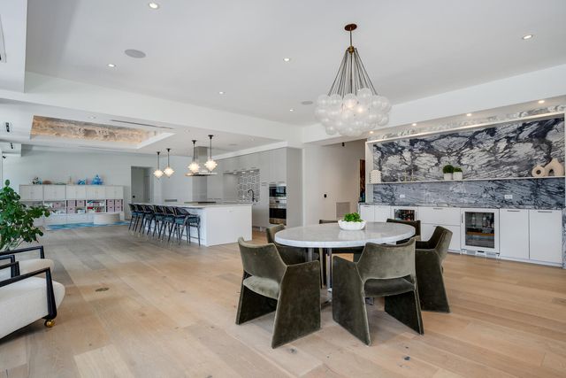 351 W Huron Street 4, Chicago, IL 60654