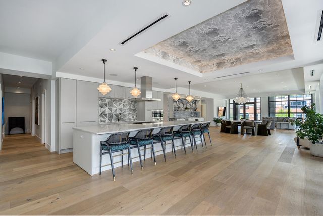 351 W Huron Street 4, Chicago, IL 60654