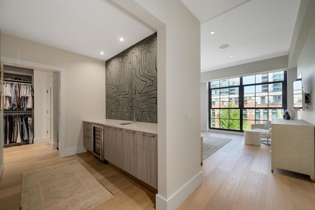 351 W Huron Street 4, Chicago, IL 60654