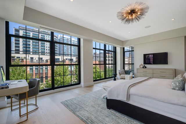 351 W Huron Street 4, Chicago, IL 60654