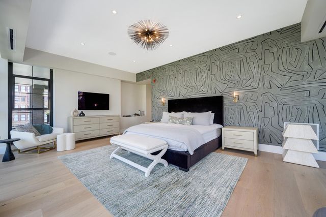 351 W Huron Street 4, Chicago, IL 60654