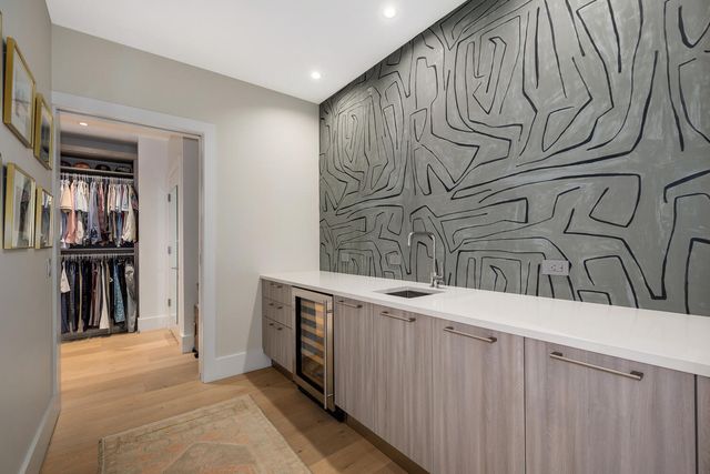 351 W Huron Street 4, Chicago, IL 60654