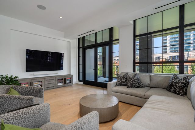 351 W Huron Street 4, Chicago, IL 60654