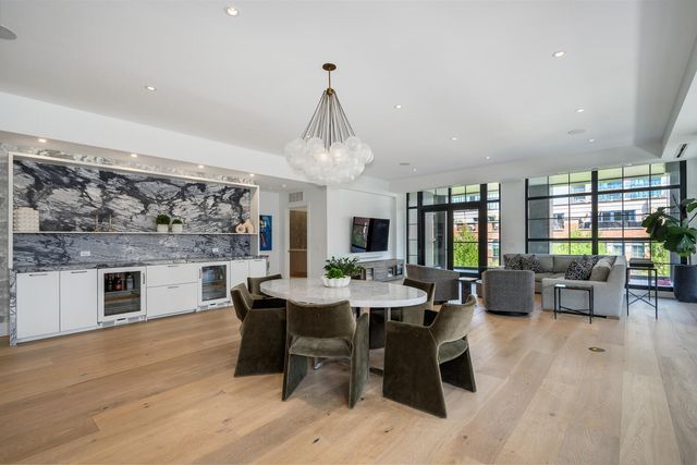 351 W Huron Street 4, Chicago, IL 60654