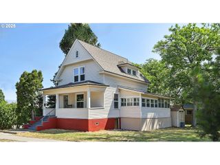 900 H St, The Dalles, OR 97058