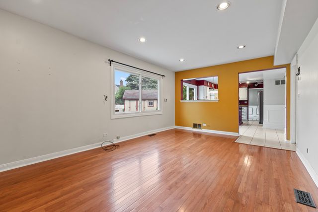 2158 Countryside Circle, Naperville, IL 60565