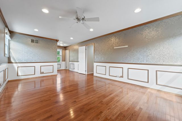 2158 Countryside Circle, Naperville, IL 60565