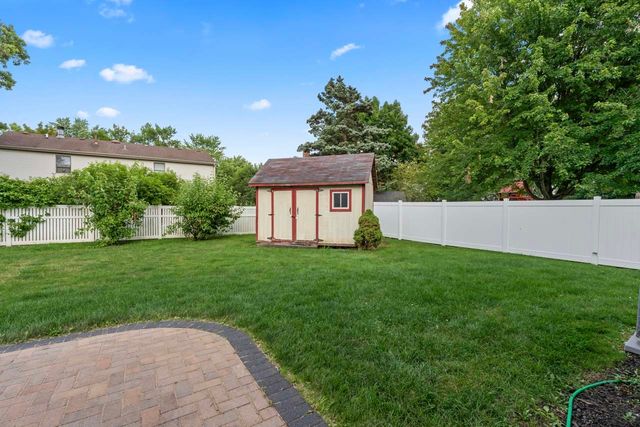 2158 Countryside Circle, Naperville, IL 60565