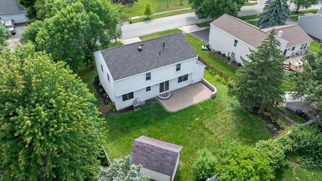 2158 Countryside Circle, Naperville, IL 60565