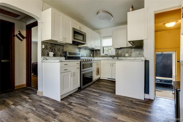 1319 Minnie Street, Port Huron, MI 48060