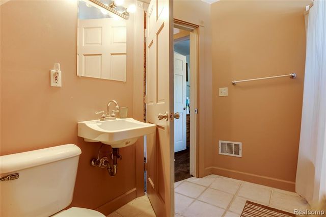 1319 Minnie Street, Port Huron, MI 48060