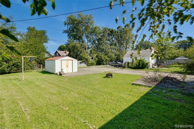 1319 Minnie Street, Port Huron, MI 48060