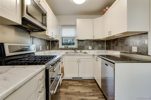 1319 Minnie Street, Port Huron, MI 48060