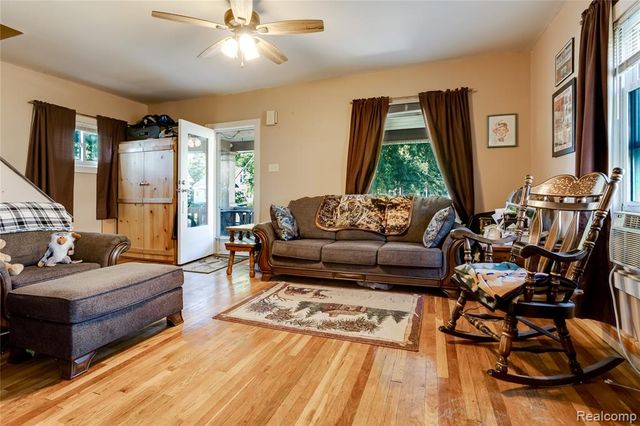 1319 Minnie Street, Port Huron, MI 48060