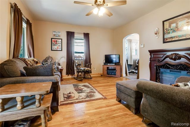 1319 Minnie Street, Port Huron, MI 48060