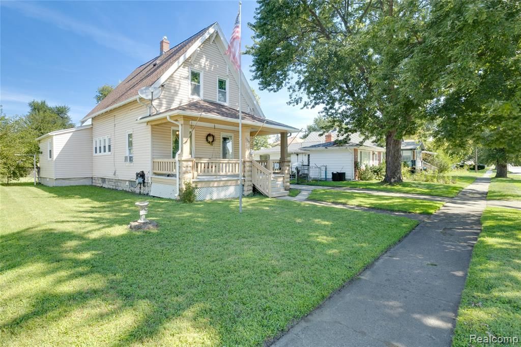 1319 Minnie Street, Port Huron, MI 48060