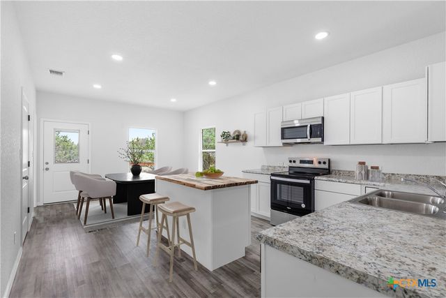 1234 Clearcreek Drive, Canyon Lake, TX 78133