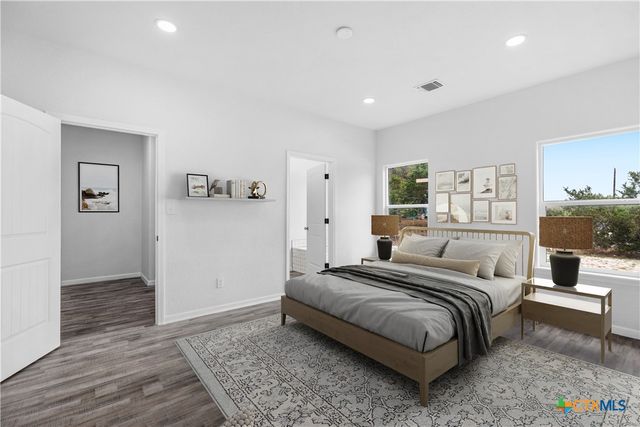 1234 Clearcreek Drive, Canyon Lake, TX 78133