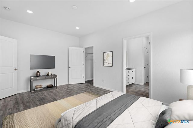 1234 Clearcreek Drive, Canyon Lake, TX 78133