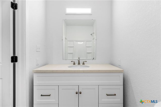 1234 Clearcreek Drive, Canyon Lake, TX 78133