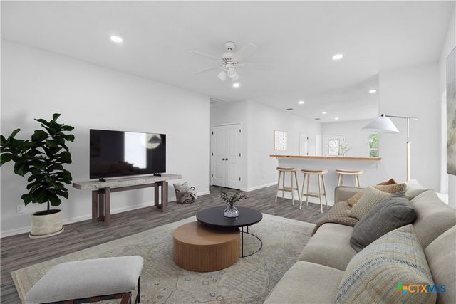 1234 Clearcreek Drive, Canyon Lake, TX 78133